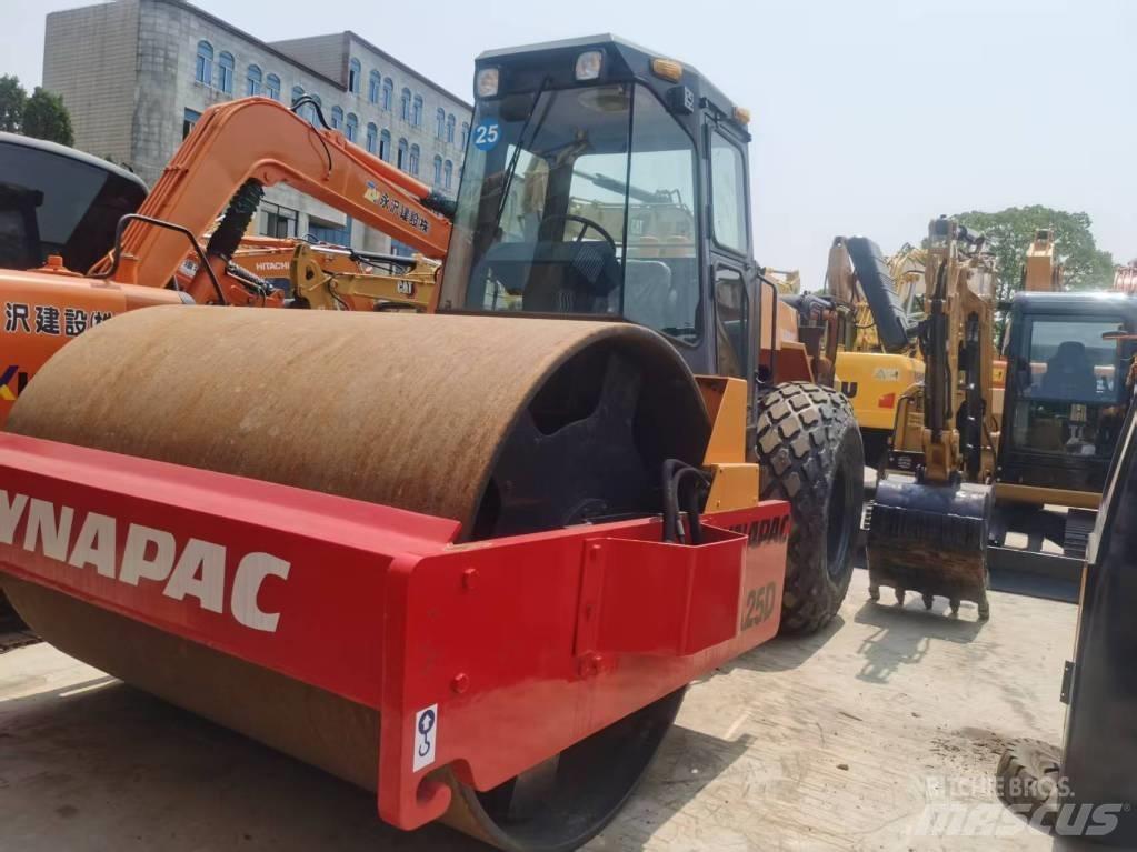 dynapanc ca25d Single drum rollers