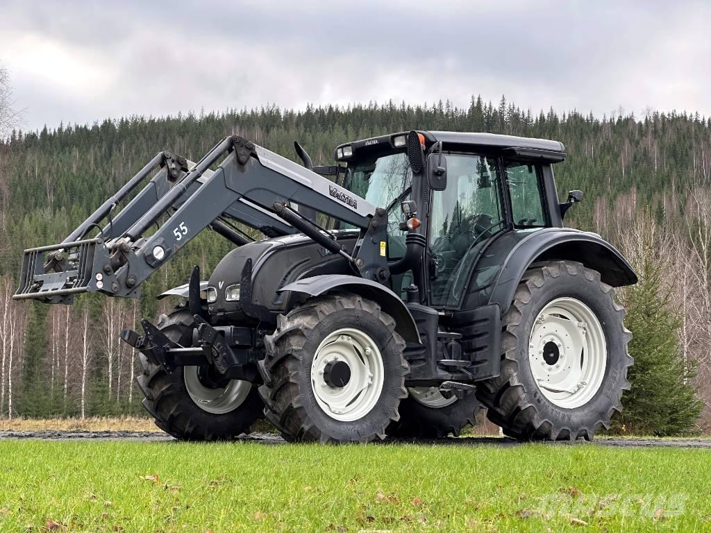 Valtra N 142 Versu Tractors