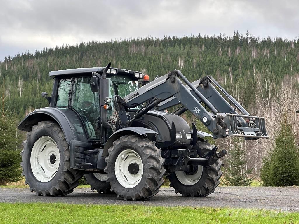Valtra N 142 Versu Tractors