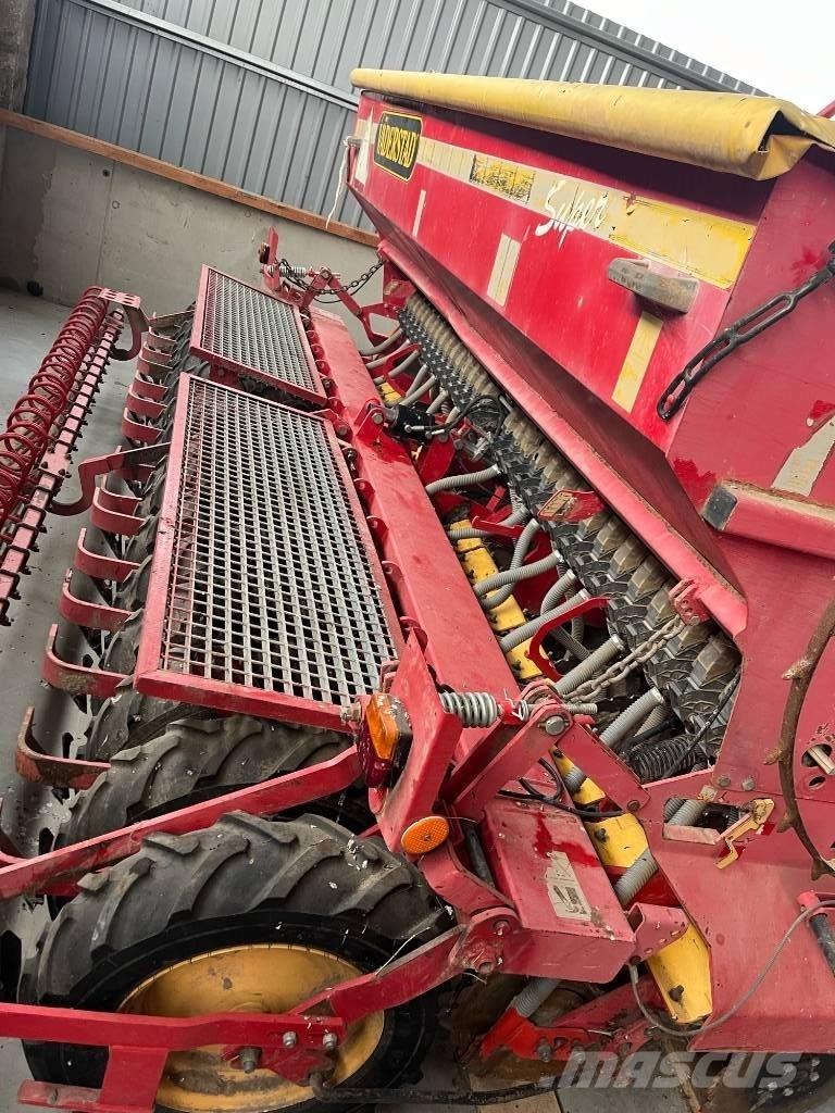 Väderstad Rapid400C Combination drills