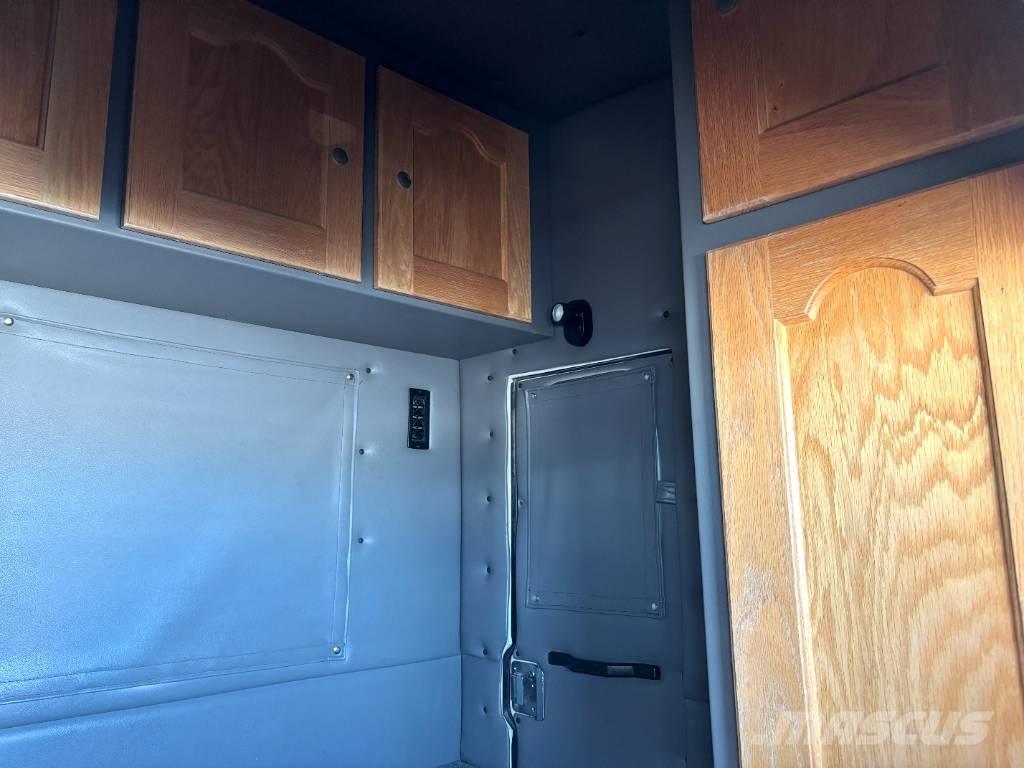 Mack Titan TD 713 Tractor Units