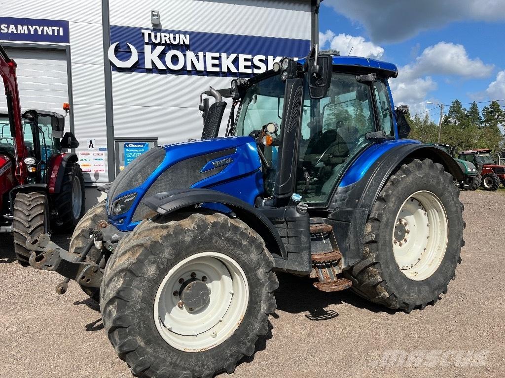 Valtra N174 Tractors