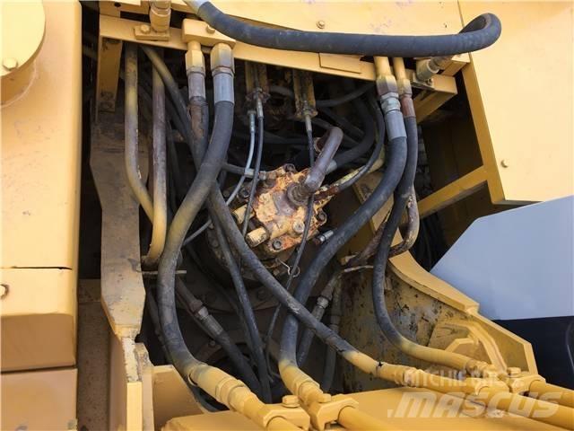 Sumitomo S280 Crawler excavators