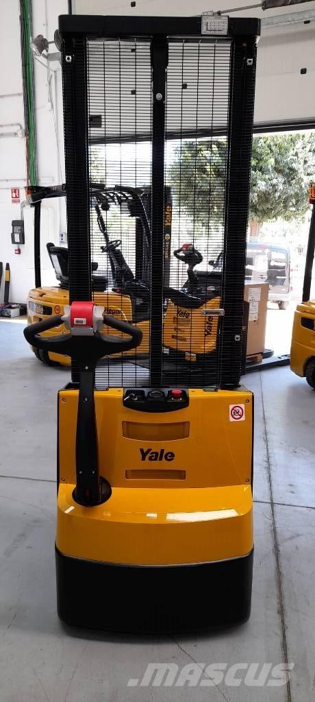 Yale MS12E Pedestrian stacker
