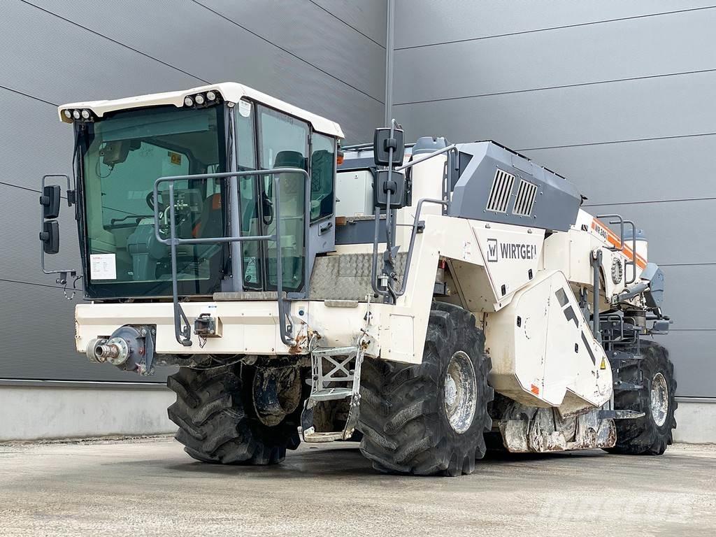 Wirtgen WR 240I Asphalt recyclers