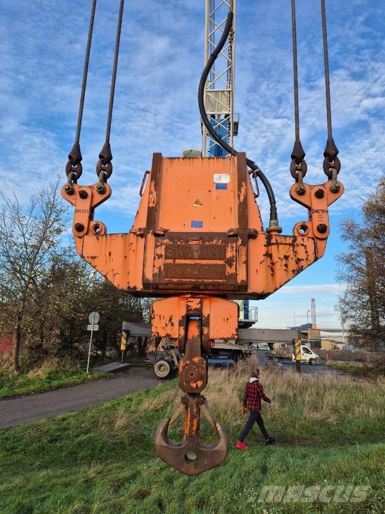 Liebherr LHM 250 Harbour cranes