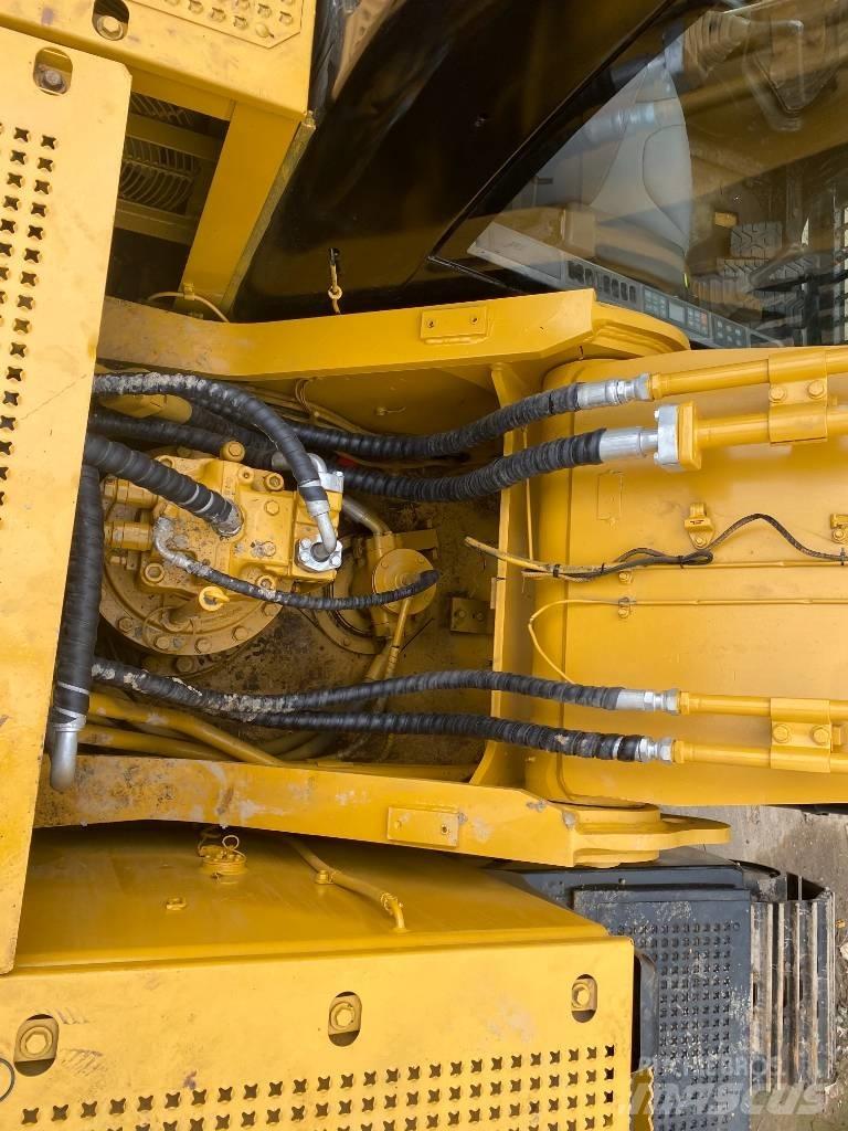 CAT 330 D Crawler excavators
