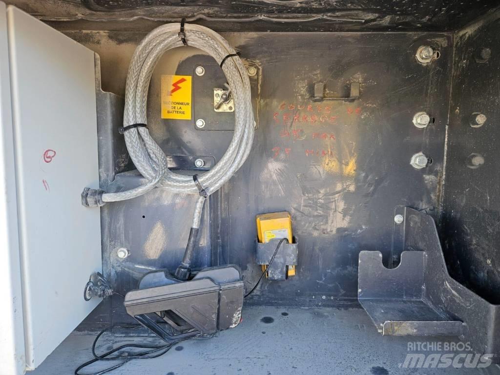 Sandvik QJ 341 Mobile crushers