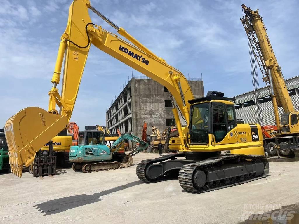 Komatsu PC 300 Crawler excavators