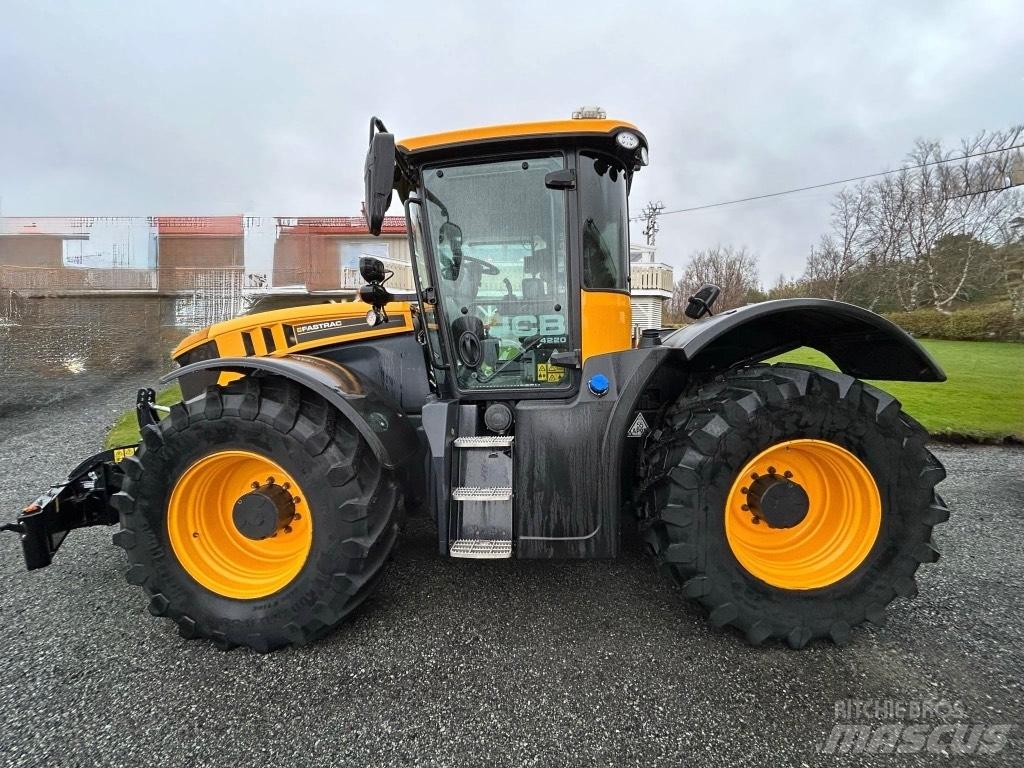 JCB 4220 FASTRAC Tractors