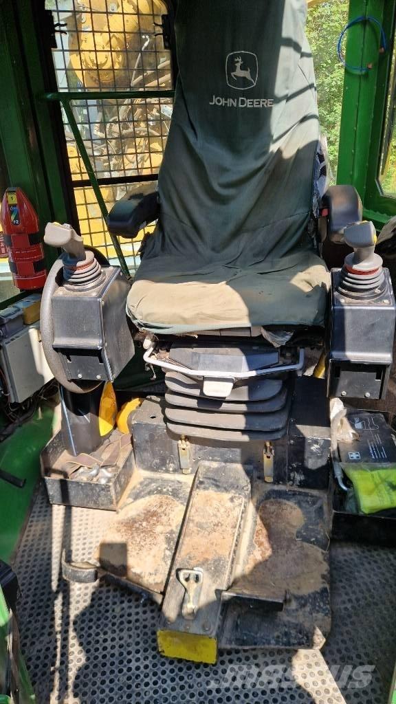 John Deere 640 G III Skidders