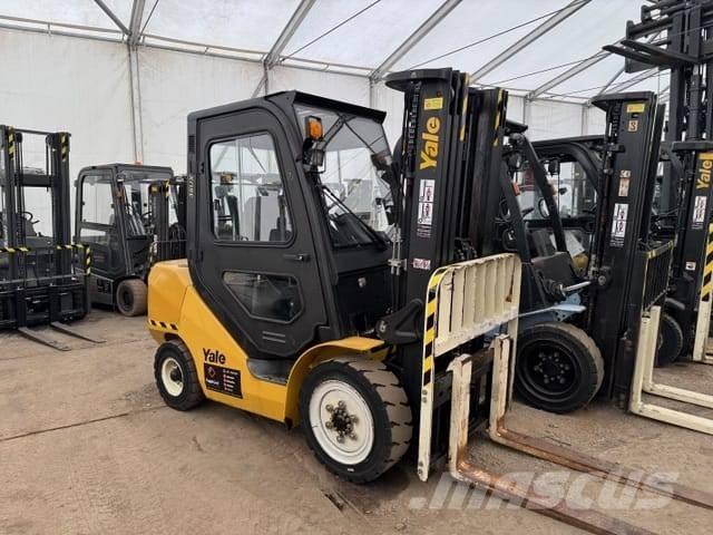 Yale GDP 35 UX Diesel trucks