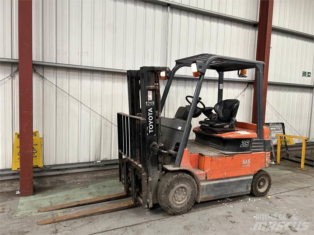 Toyota 7FBMF25 Electric forklift trucks