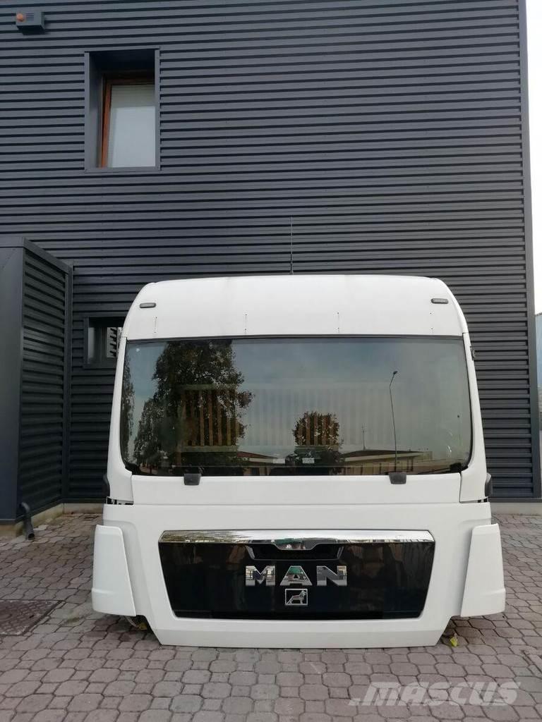 MAN TGX XLX EURO 5 Cabins and interior