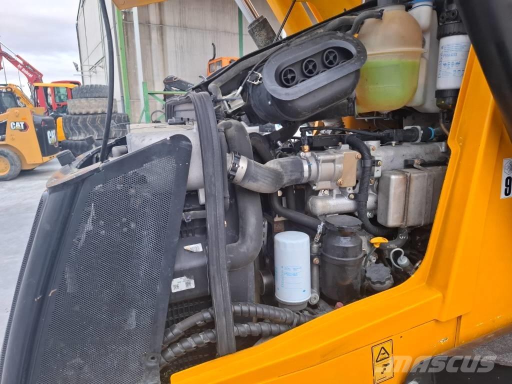 JCB 3 CX Backhoe loaders