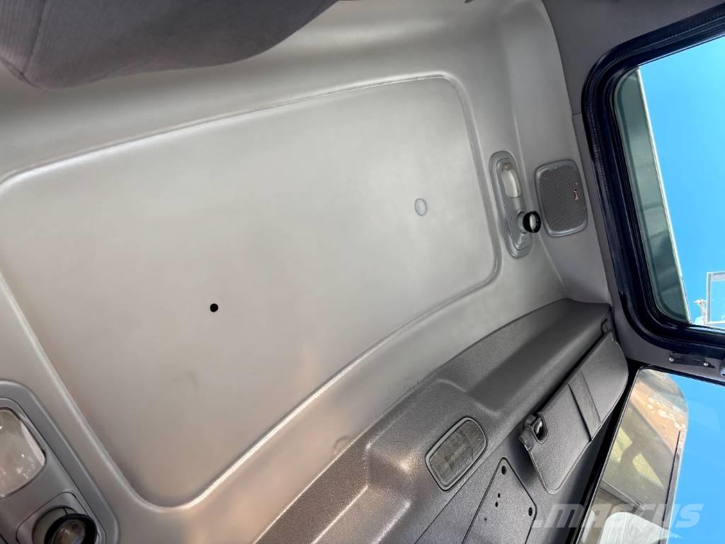 Peterbilt 379 Tractor Units