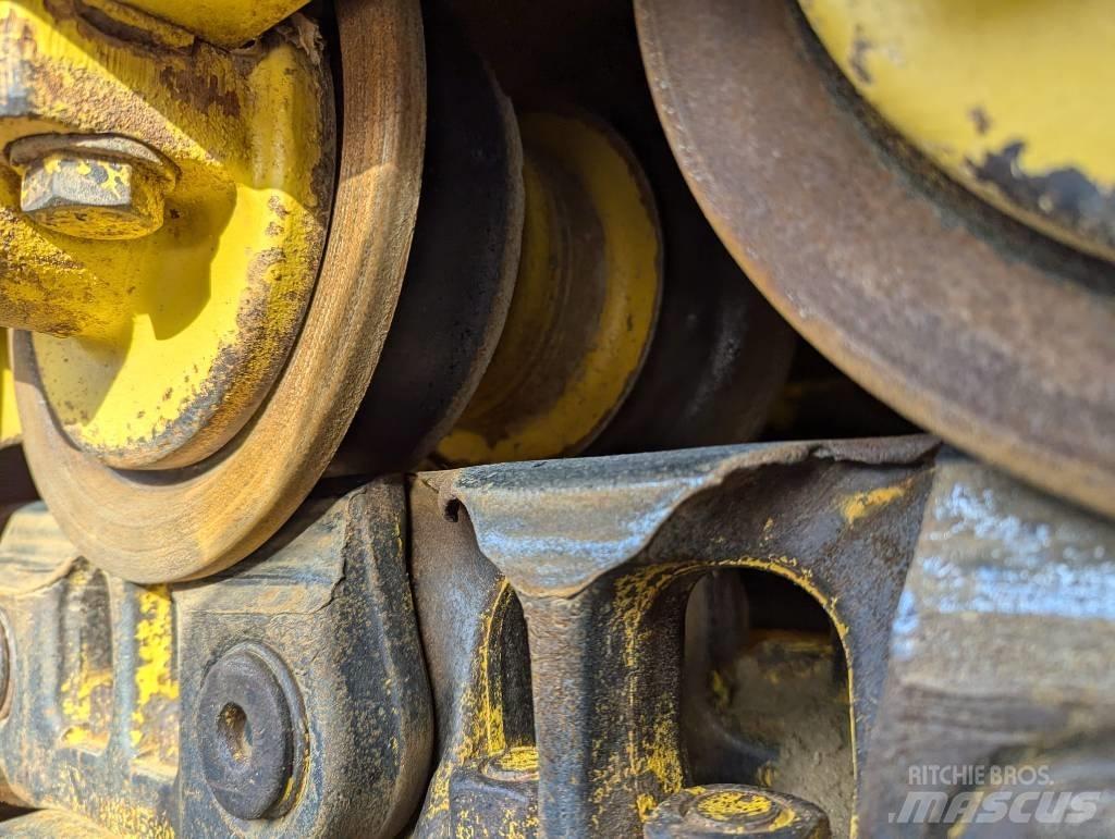 Komatsu D71PXi-24 Crawler dozers