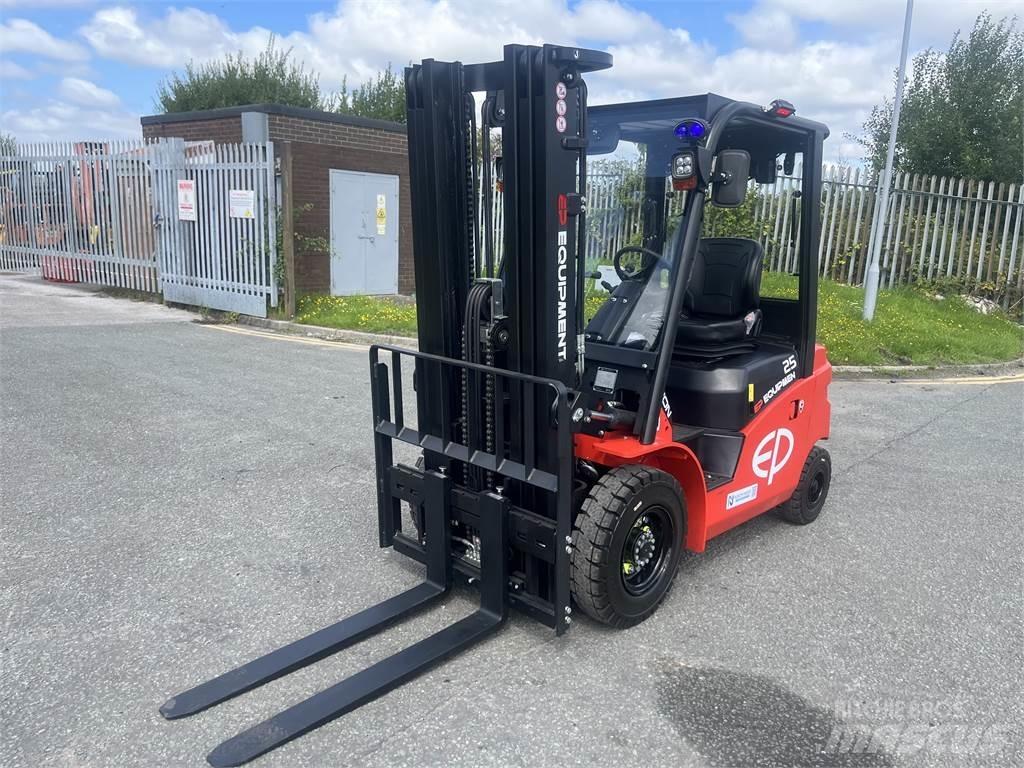  EFL253 Electric forklift trucks