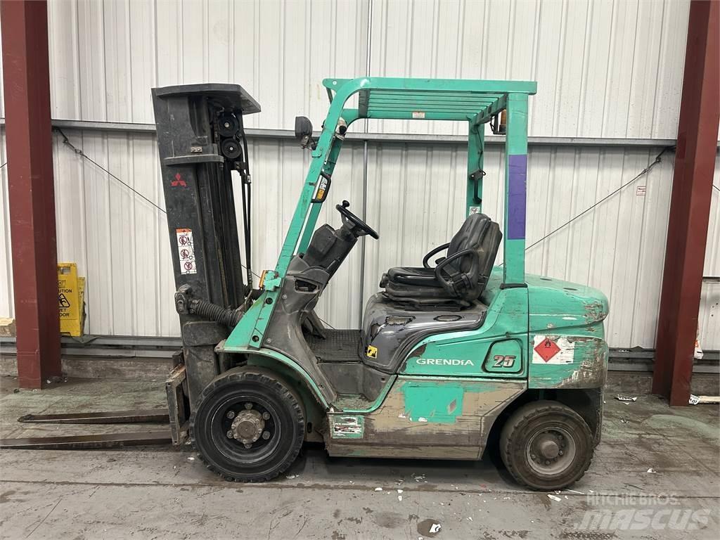 Mitsubishi FD25NT Diesel trucks