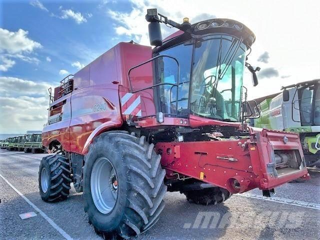 Case IH AF 8240 Combine harvesters