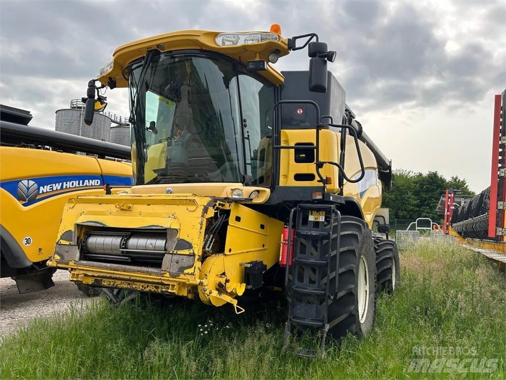 New Holland CR 980 Combine harvesters