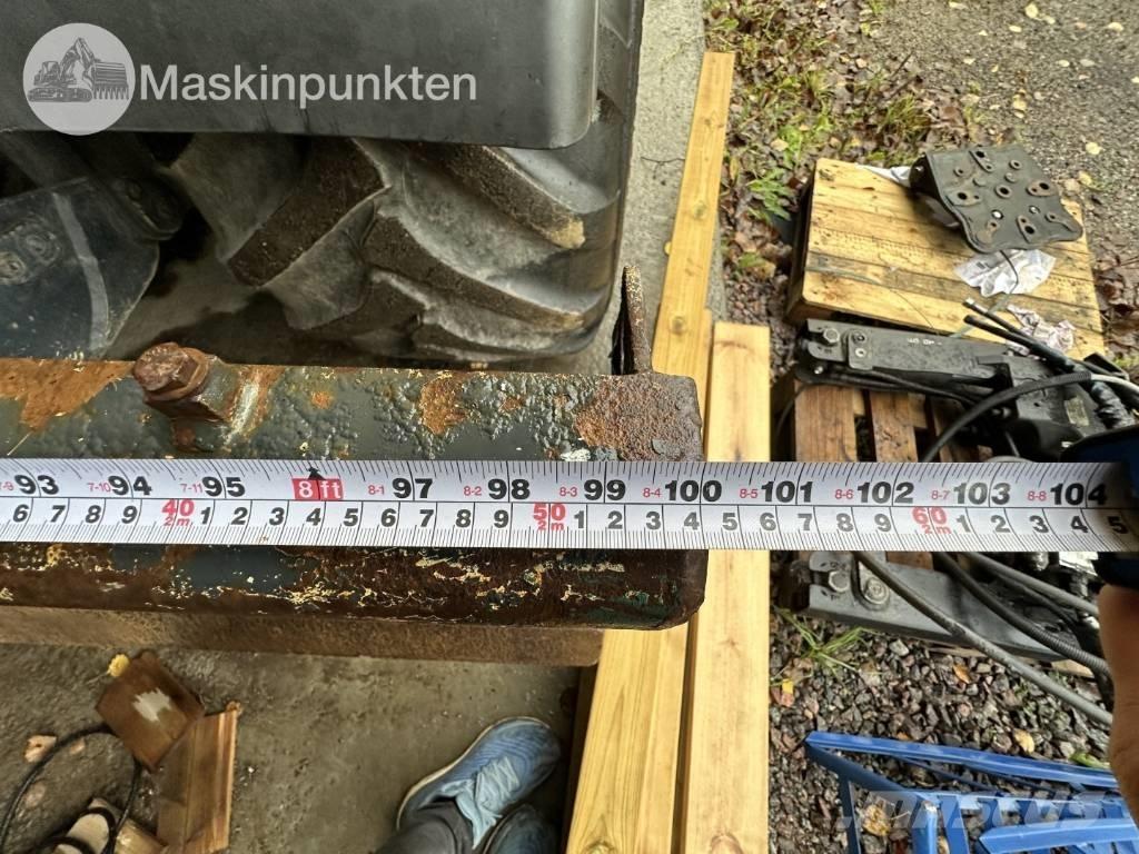 Komatsu PW 148-8 Wheeled excavators