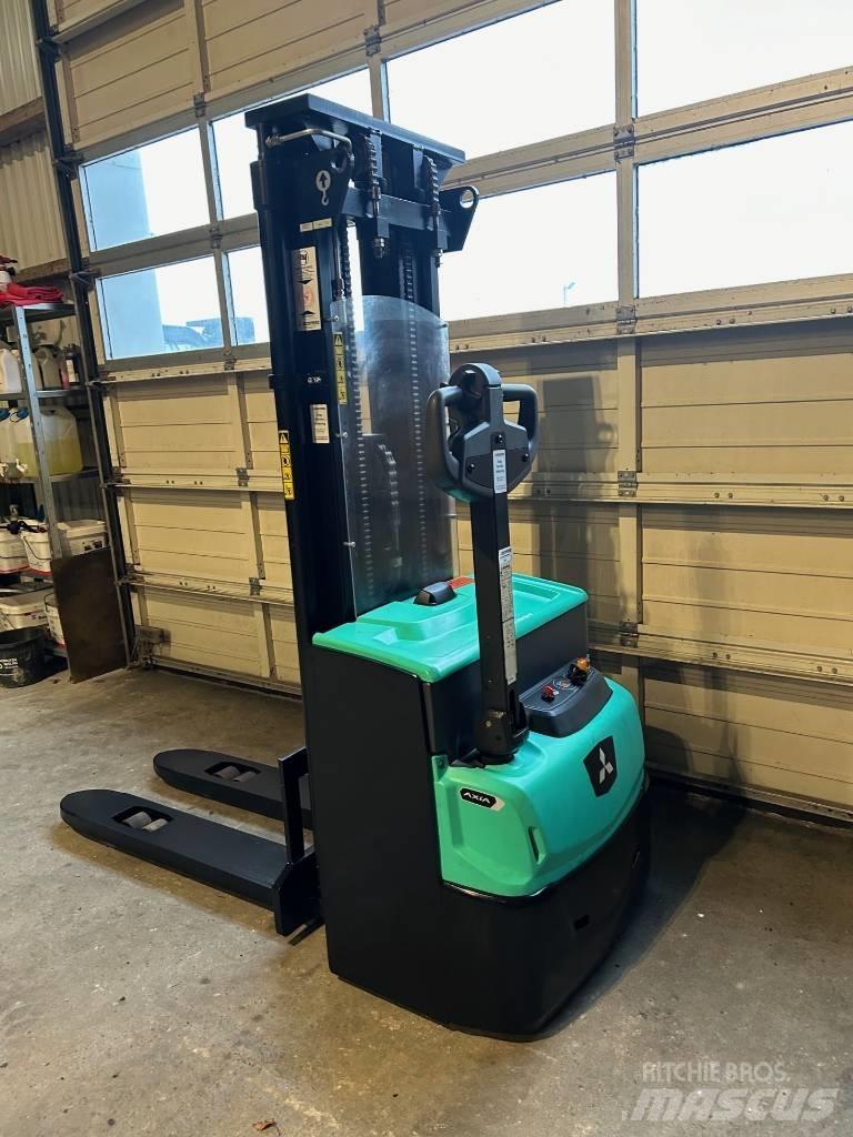 Mitsubishi SBP12N3 Self propelled stackers