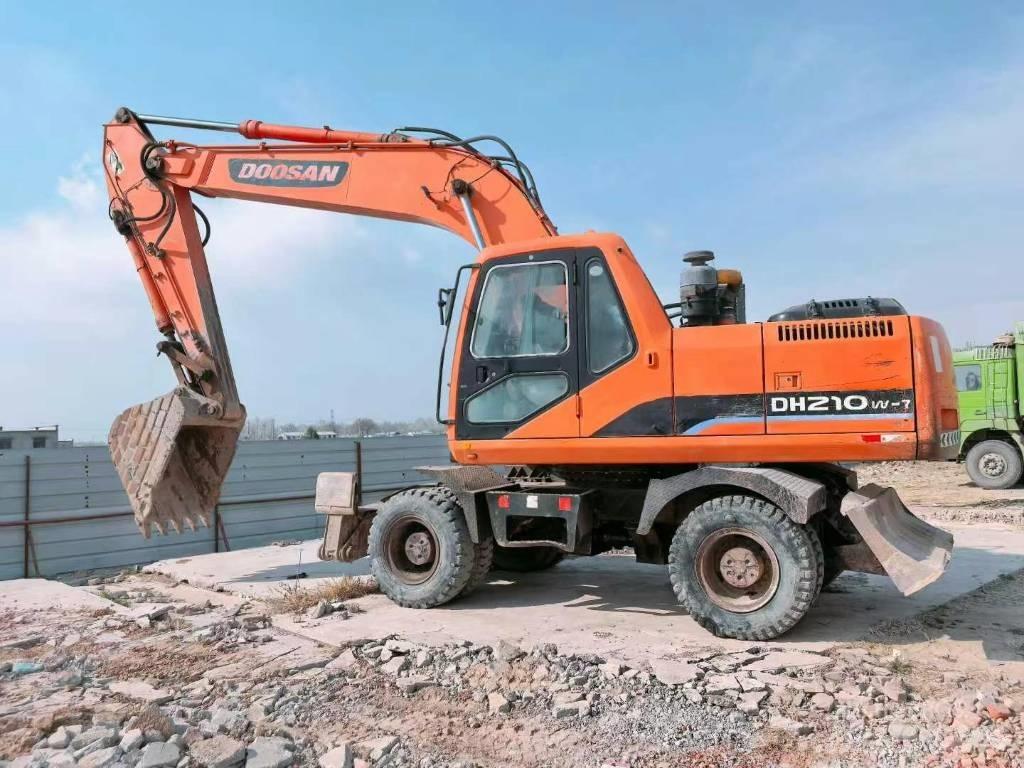 Doosan DH 210 W Wheeled excavators