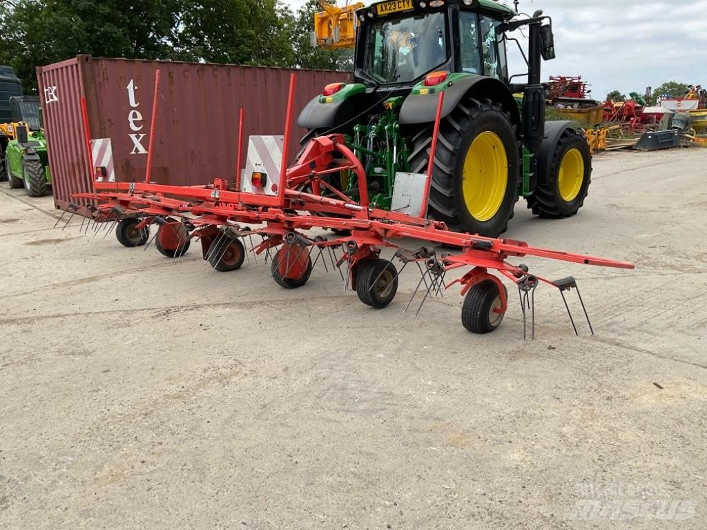 Kuhn GF 6502 Rakes and tedders