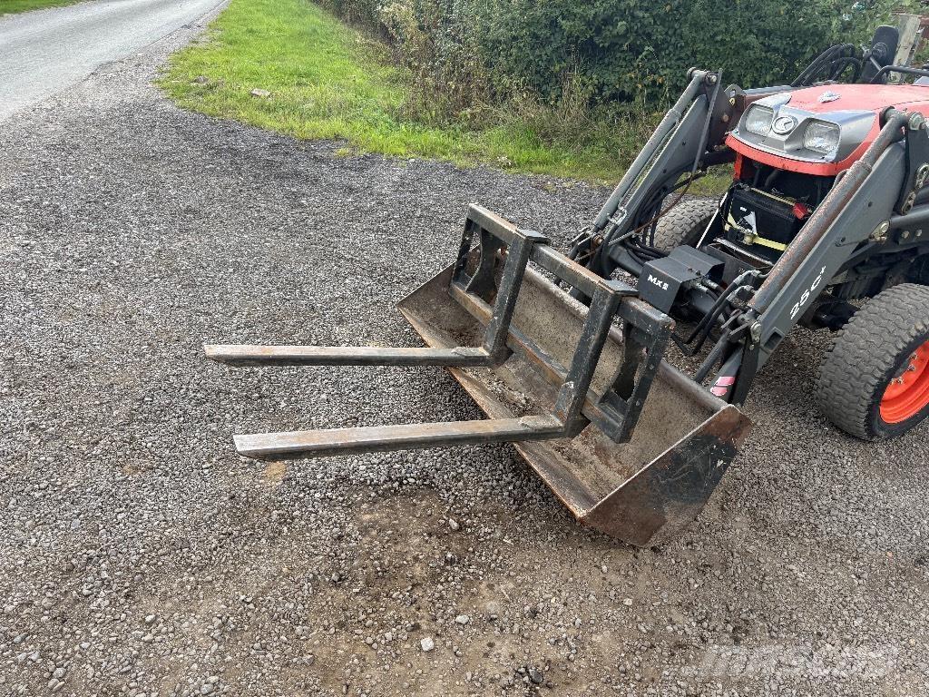 Kubota STV 36 Compact tractors