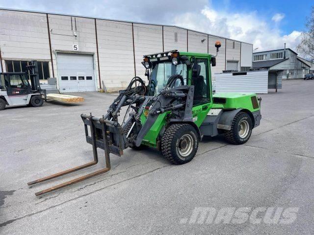 LM Trac 486 Compact tractors