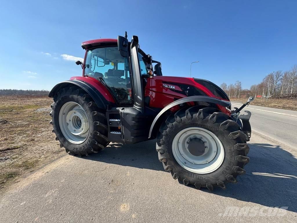 Valtra T255V Tractors