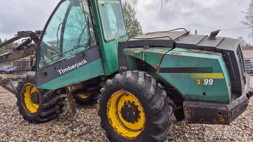 John Deere 870B Harvesters