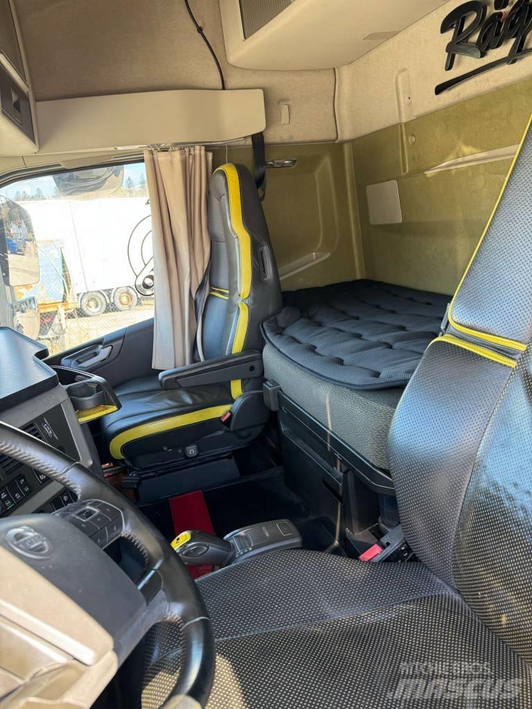 Volvo FH 16 750 Chassis Cab trucks
