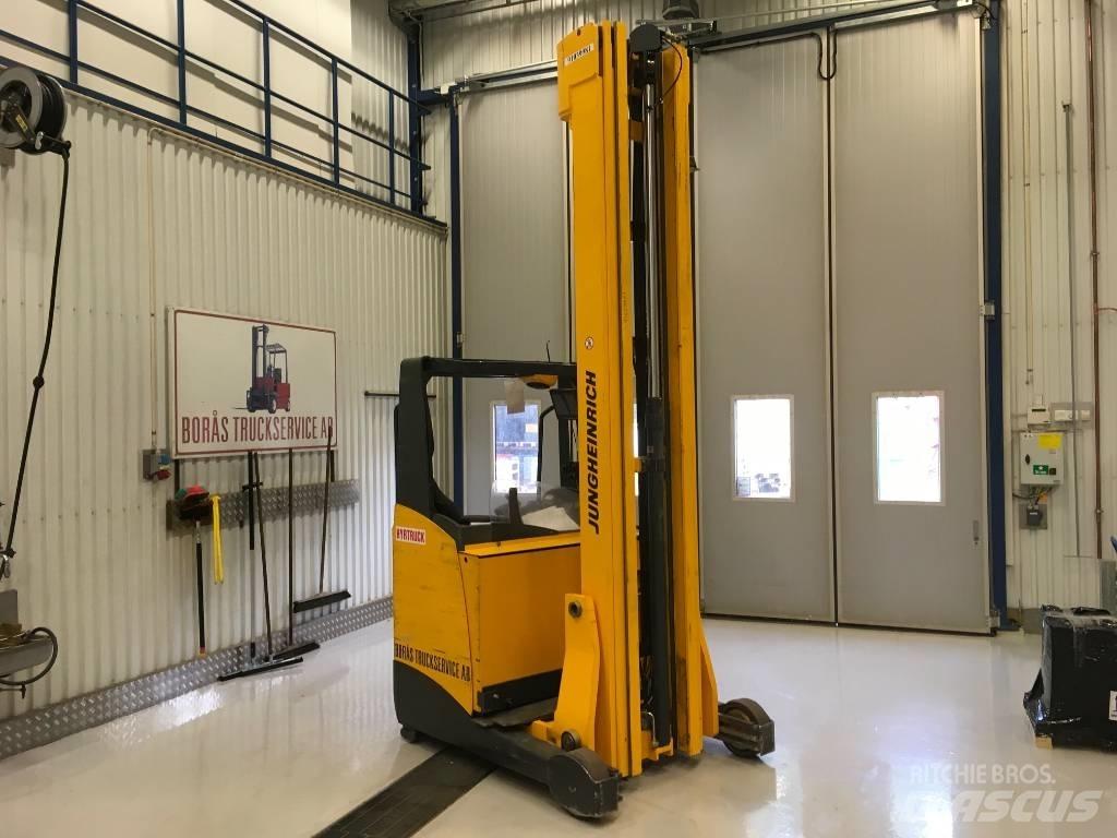 Jungheinrich ETV 216 Reach trucks