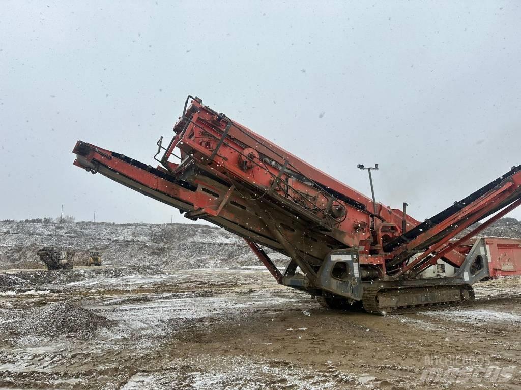 Sandvik QA 450 Mobile screeners