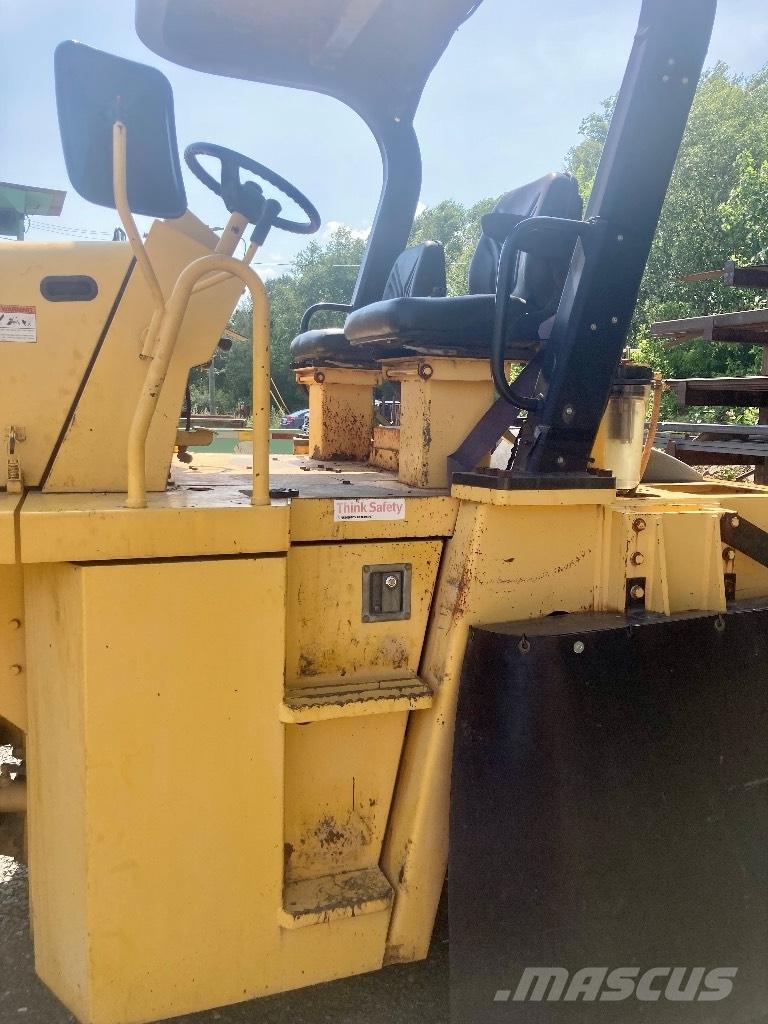 Sakai GW 750-2 Asphalt pavers