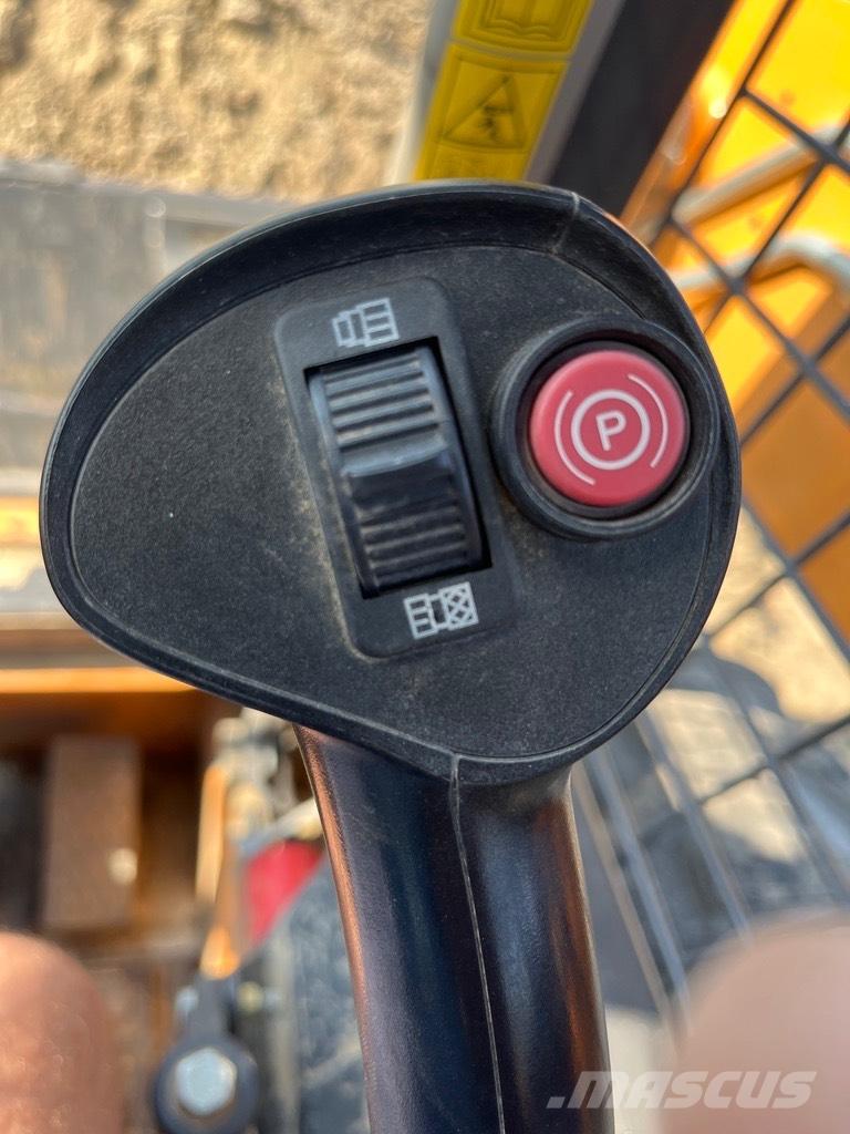 CASE SR 130 Skid steer loaders