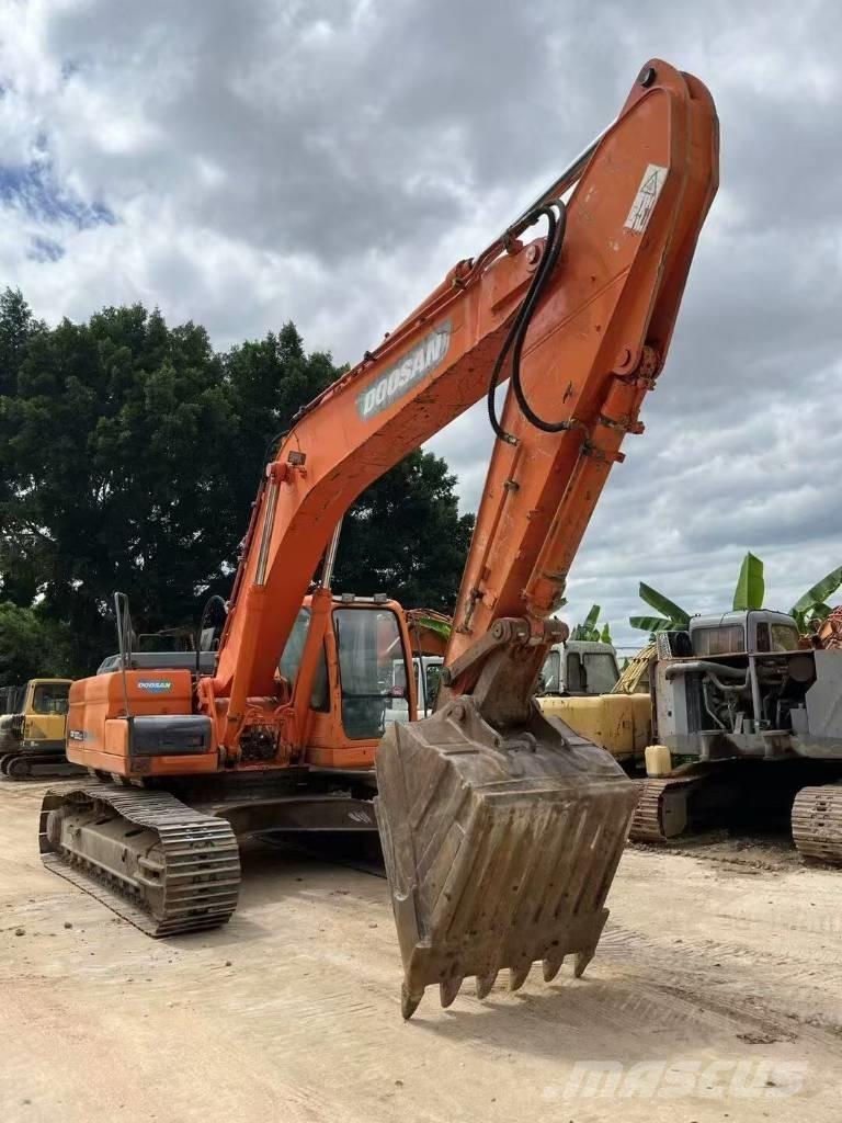 Doosan DX300 Crawler excavators