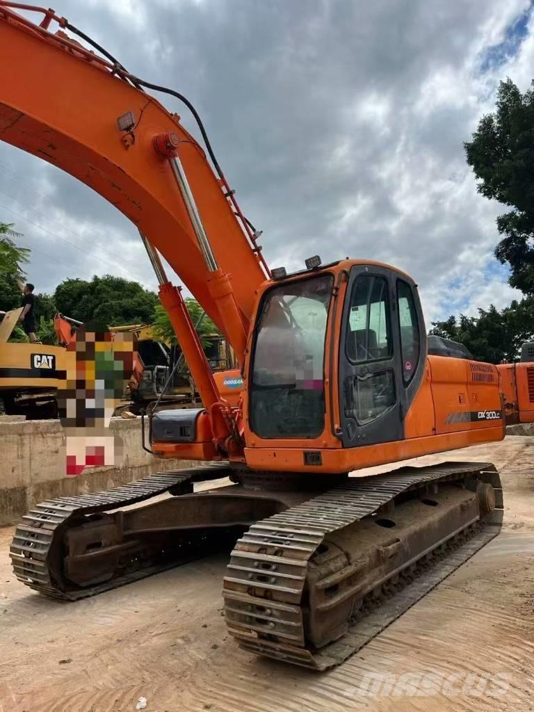 Doosan DX300 Crawler excavators