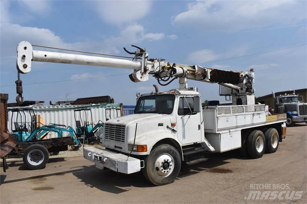 Altec D1090TR Mobile drill rig trucks
