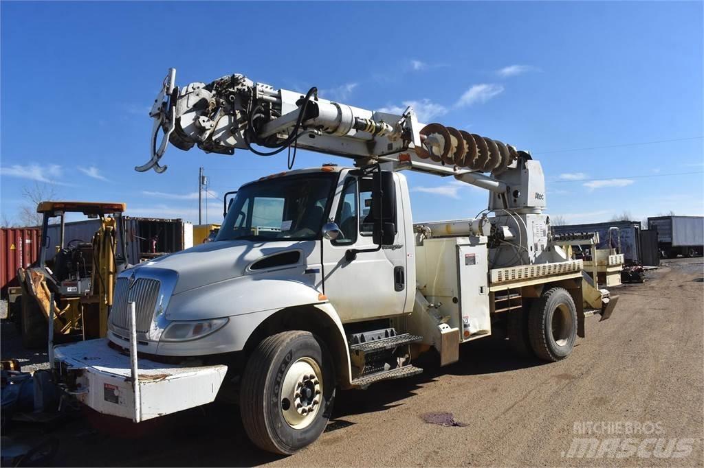 Altec D2045TR Mobile drill rig trucks