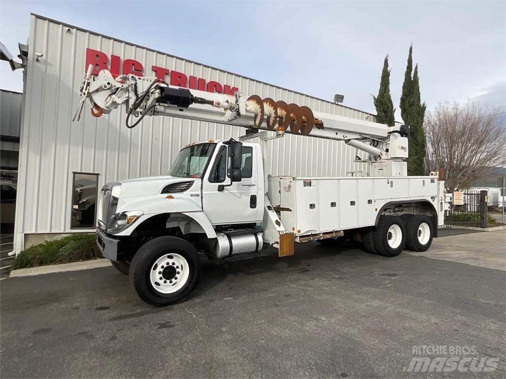 Altec D4065BTR Mobile drill rig trucks