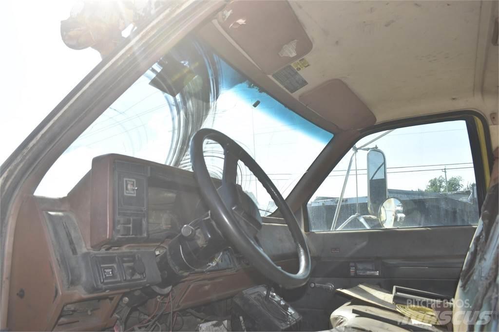Altec D842ATR Mobile drill rig trucks