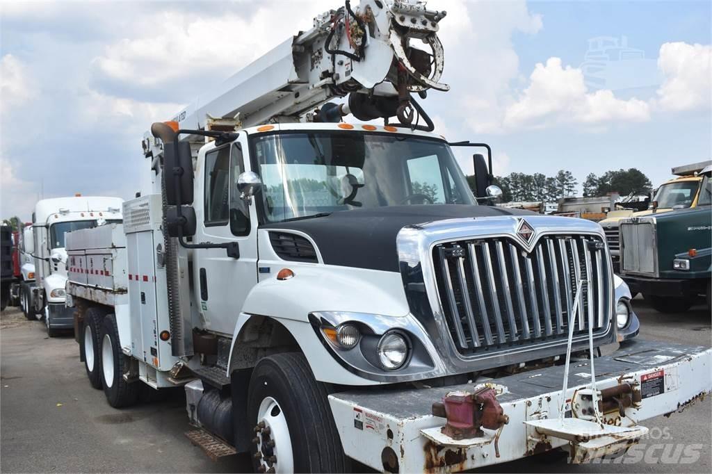 Altec DM45 Mobile drill rig trucks