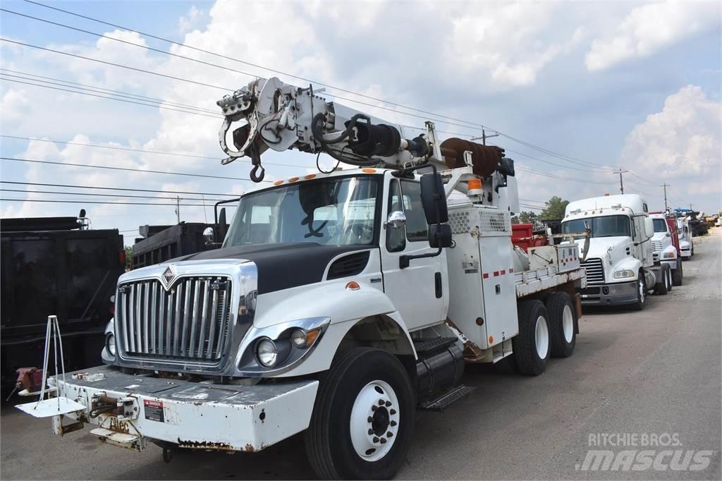Altec DM45 Mobile drill rig trucks