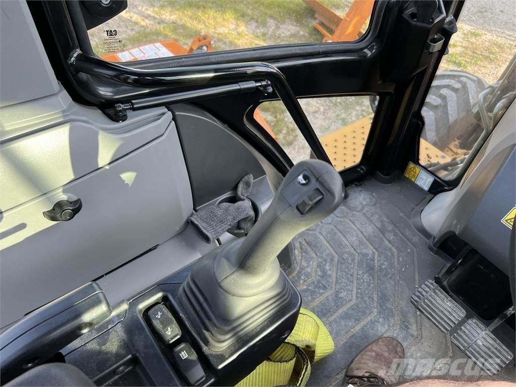 CAT 420 XE Backhoe loaders