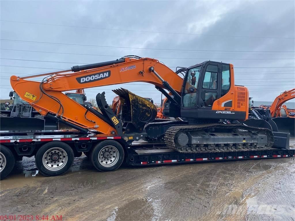 Develon DX235 LCR-5 Crawler excavators