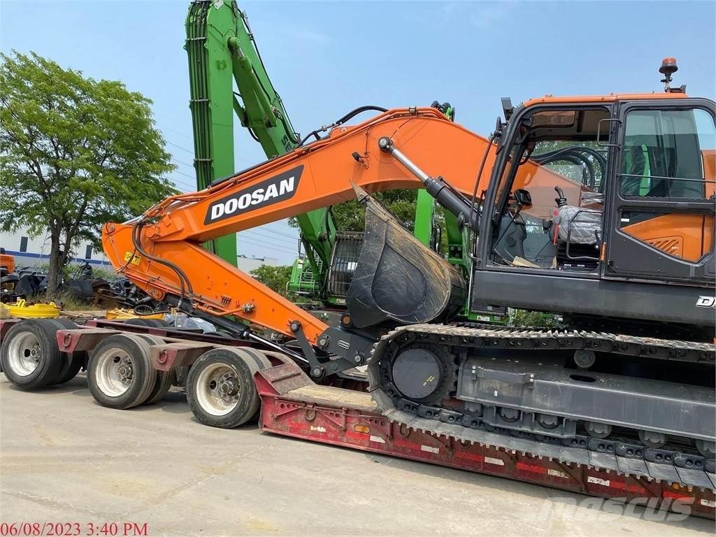 Develon DX350 LCR-7 Crawler excavators