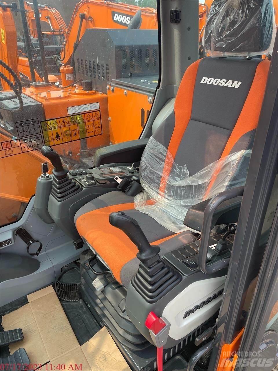 Doosan DX140 LC-5 Crawler excavators
